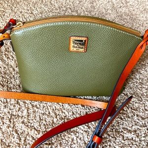 Dooney and Bourke NWOT leather purse